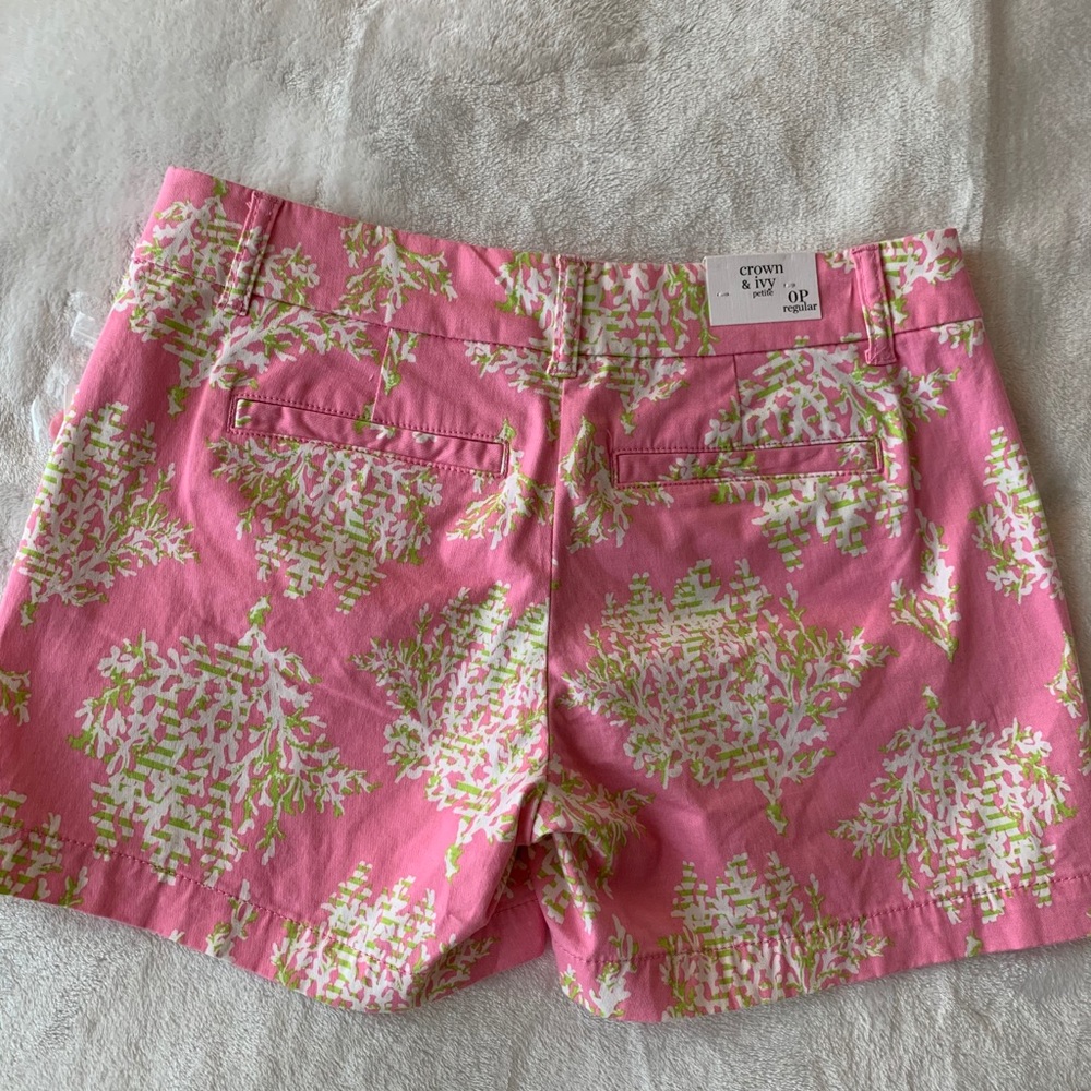 Crown & Ivy Shorts - Picture 2 of 3